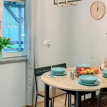 2 Bedroom Gorgeous In * 오스트로다