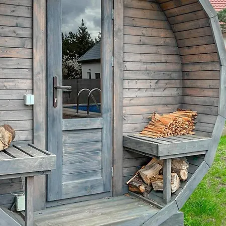 펜션 2 Bedroom Gorgeous In 오스트로다