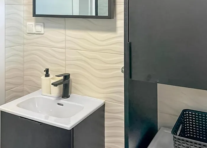 2 Bedroom Gorgeous In * Оструда