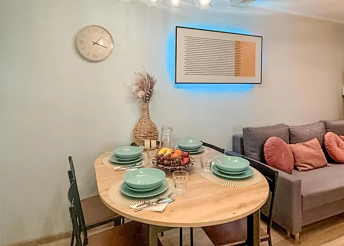 2 Bedroom Gorgeous In Дом отдыха Оструда